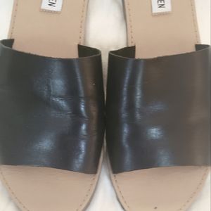 Women"s Steve Madden Flats size 7